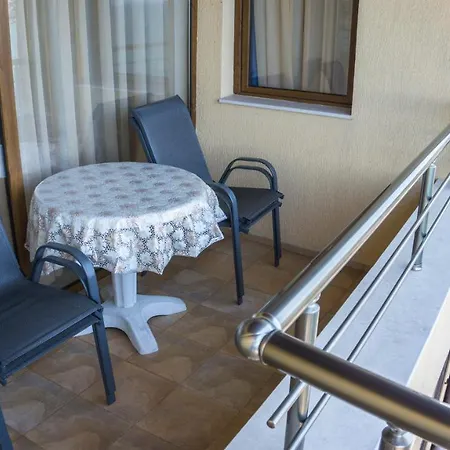 With Sea View Apartman