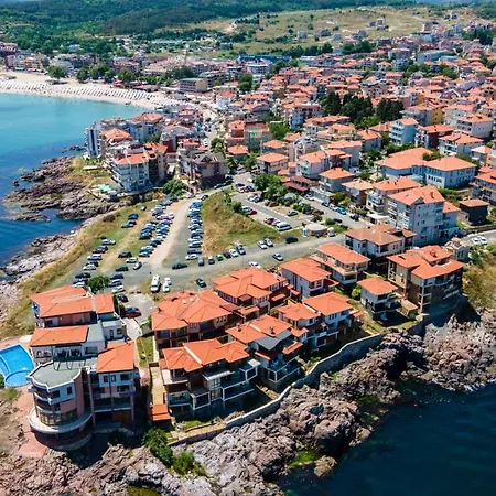 Apartman With Sea View *