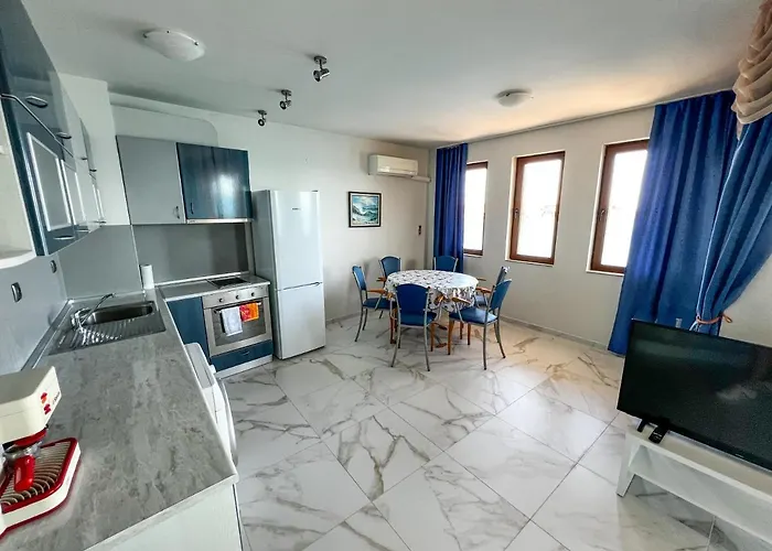 Apartament With Sea View *